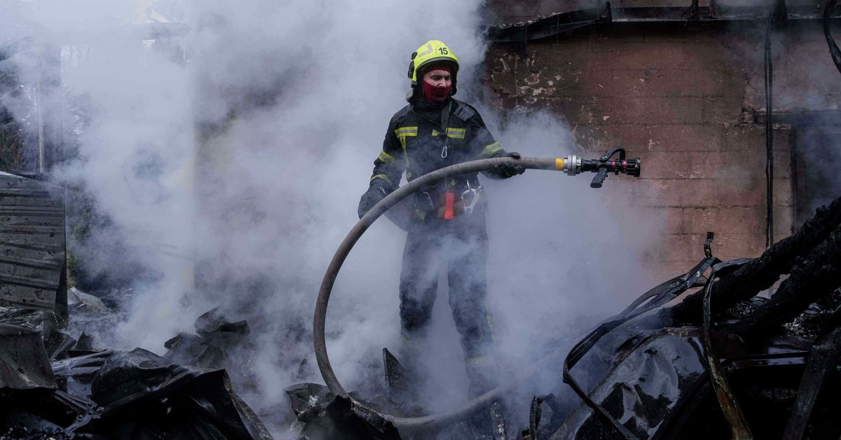 Russia hits Kyiv in deadly strike a day before key Trump-Zelenksyy meeting