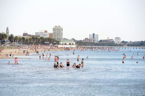 More than 200,000 homes and businesses were without power in the Melbourne in the height of the heat.