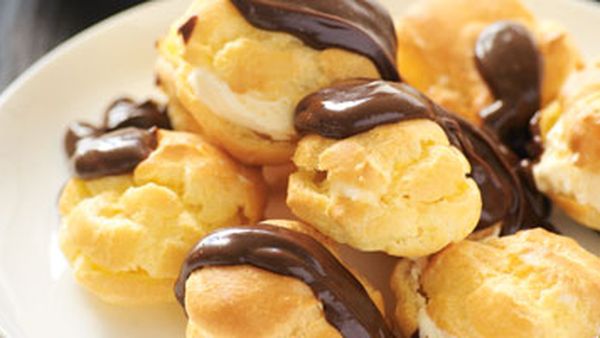 Profiteroles with chocolate sauce