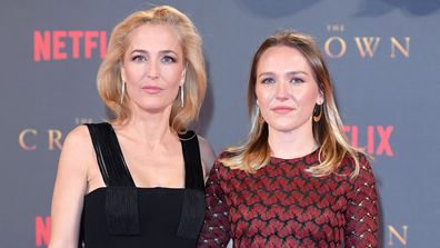 Gillian Anderson and daughter Piper attend the 2017 world premiere of Netflix's The Crown Season 2 in London.