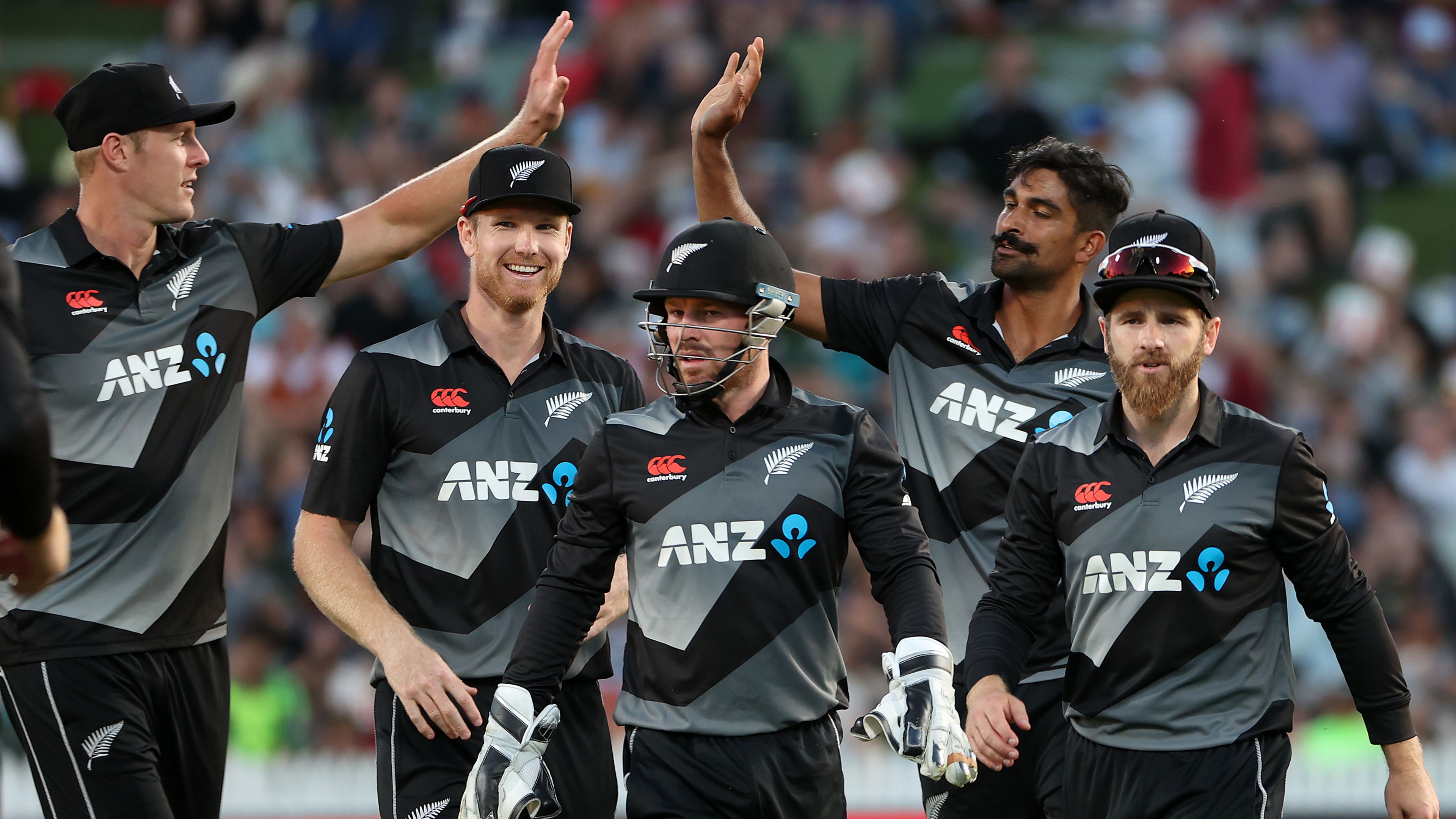 New Zealand crush Pakistan by nine wickets to take an unassailable 2-0 lead in the T20 series