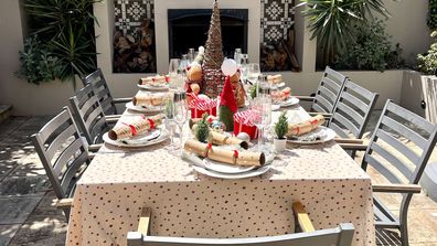 Christmas tablescapes table settings styling tips