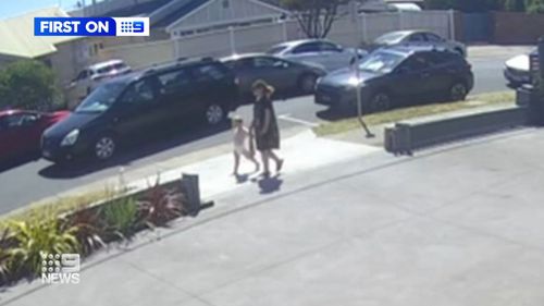 CCTV has captured the moment a toddler stumbled into the hands of rescuers after he was abandoned by a thief in Melbourne. 