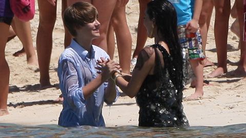 Kim Kardashian And Justin Bieber Have Wet T Shirt Contest 9celebrity