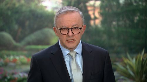 Anthony Albanese prend la parole lors d'une conférence de presse à New Delhi, en Inde, le 10 mars 2023.