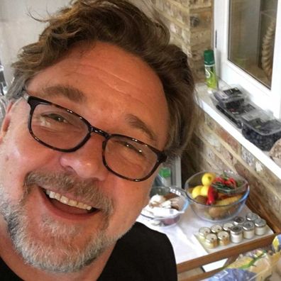Russell Crowe helps young actor get to drama school.