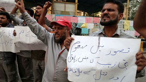 Protesters take to the streets in the Pakistan city of Kasur after the rape and murder of Zainab Ansari, 8. (Photo: AP).