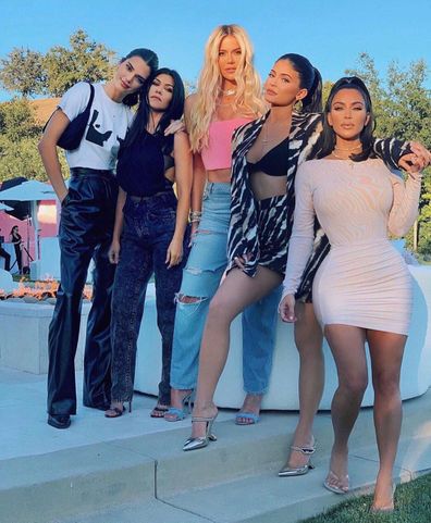 Kendall Jenner, sisters, Kourtney Kardashian, Khloe Kardashian, Kylie Jenner, Kim Kardashian, selfie, Instagram