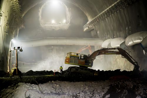Il progetto Snowy Hydro 2.0 raggiunge un traguardo importante: lo sfondamento della fresatrice per tunnel in una caverna profondamente sotterranea.