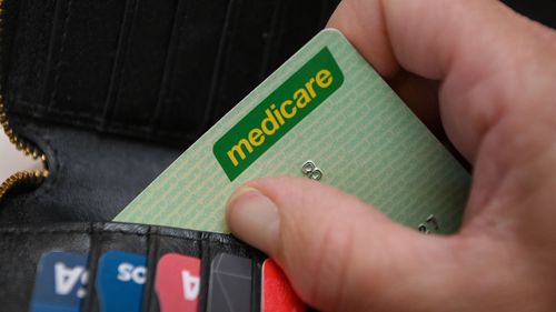 Um cartão Medicare.