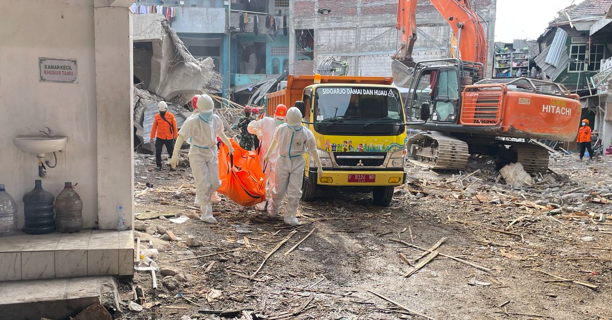 Indonesia School Collapse: Death Toll Hits 40 as Search for Survivo...