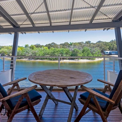 Quarter share for sale in apartment with private beach on South Stradbroke Island