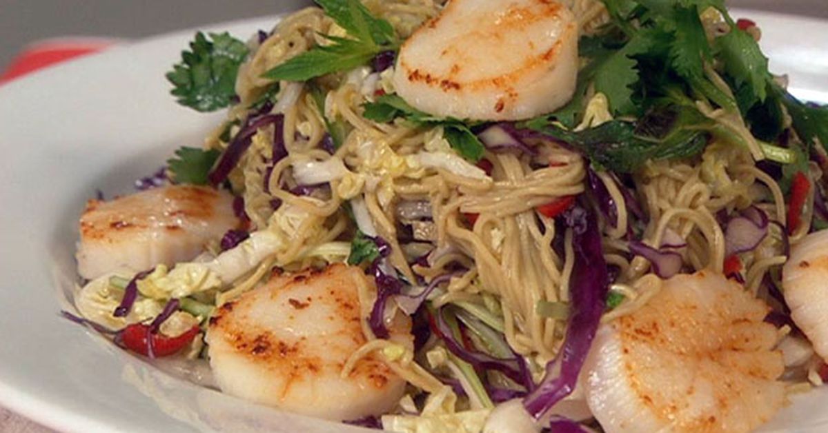 Seared scallops with noodle salad - 9Kitchen