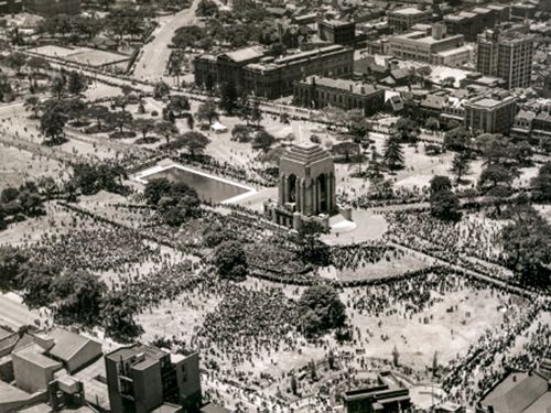 The official 1934 opening of the Anzac Memorial by Britain's Prince Henry.