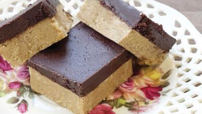 <a href="http://kitchen.nine.com.au/2016/05/20/10/56/peanut-butter-chocolate-quinoa-bars" target="_top">Peanut butter chocolate quinoa bars</a> recipe