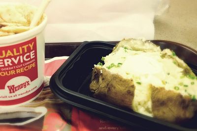 Wendy's introduces famous baked potato: 1983