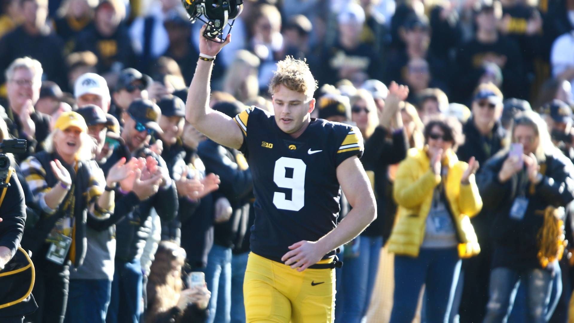 'Lost for words': Aussie punter Tory Taylor joins superstar NFL Draft picks at Chicago Bears