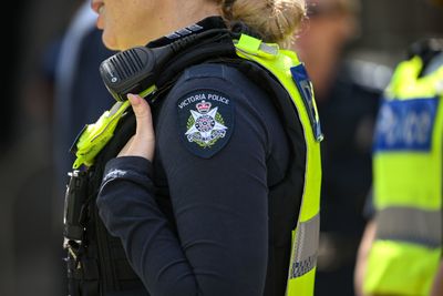 警官