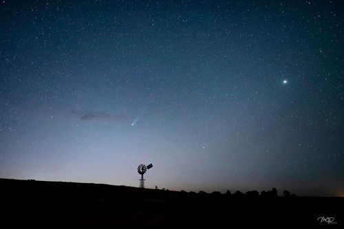 Mark Poulsen dijo que el cometa era fácilmente visible a simple vista.