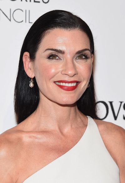 <em>The Good Wife'</em>s Alicia Florrick ( played by Juliana Marguelies), is the wife of a high-powered politician with the perfect polished hair to match in 2016.