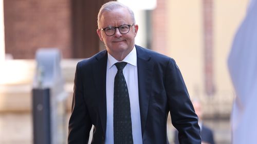 Mourners are arriving for the state funeral for controversial Labor kingmaker Graham Richardson. 