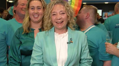 It is looking like Independent teal candidate Melissa Lowe will win the seat of Hawthorn.