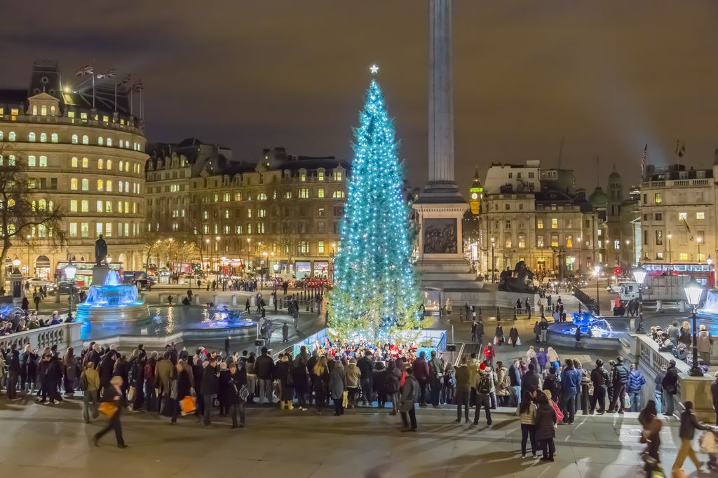 You Ve Been Hanging Christmas Tree Lights All Wrong