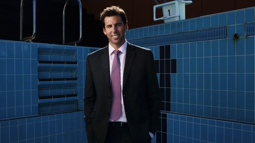 O ex-campeão olímpico de natação, Grant Hackett, que agora trabalha para o Westpac Bank, fotografado na piscina Andrew 'Boy' Charlton em Sydney. 17 de maio de 2012. 