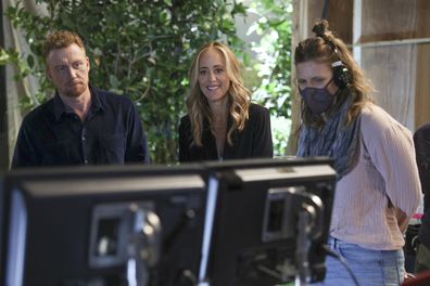 KEVIN MCKIDD (DIREKTUR), KIM RAVER