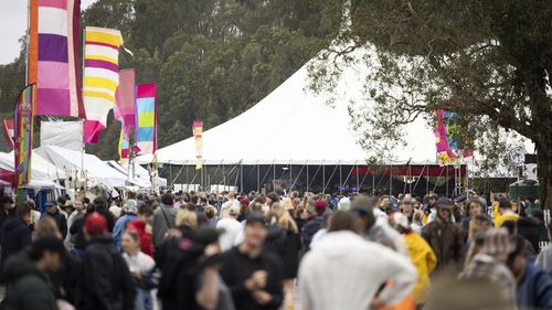 Les personnes qui ont assisté à Splendor in the Grass ont été invitées à surveiller les symptômes de la méningococcie.