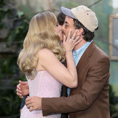 Scarlett Johansson and Jonathan Bailey