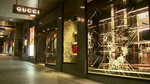 Thieves use sledgehammers to steal bags from luxury Melbourne boutiques