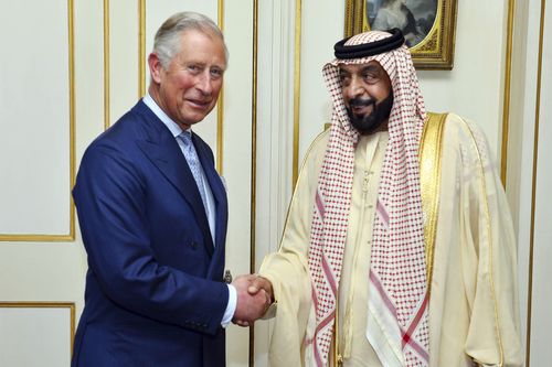 Le Prince de Galles avec le président des Émirats arabes unis, Sheikh Khalifa bin Zayed Al Nahyan lors de sa visite à Clarence House, dans le centre de Londres, le deuxième jour de sa visite d'État au Royaume-Uni le mercredi 1 mai 2013.