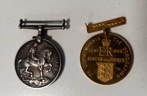 Stolen war medals in Melbourne still without an owner