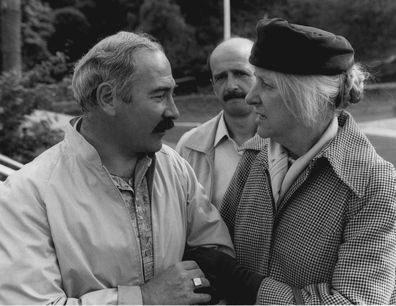Henri Szeps, Ruth Cracknell and Garry McDonald 