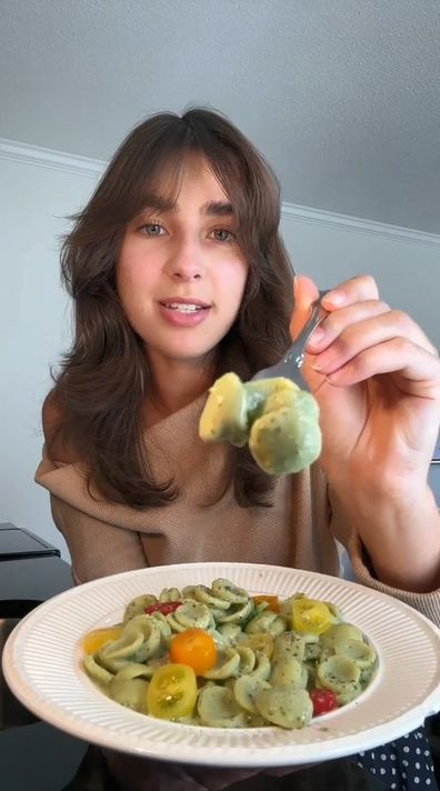 TikToker @ballehurns shares how to make pasta dough from avocado.