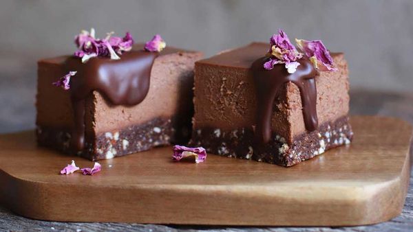 Cacao and peanut butter cashew cheesecake with pecan and sprouted flax base recipe