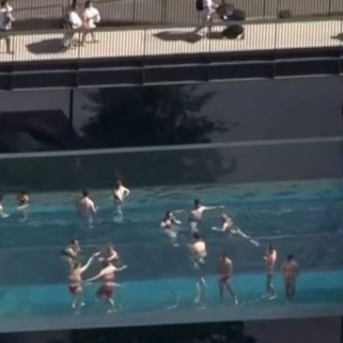 Sky Pool Suspended Between Two London Buildings Causes A Stir 9travel