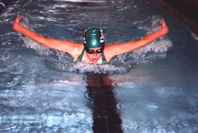 Australian Paralympian Ellie Cole swimming as a teen.