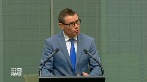 Calls for federal MP Andrew Laming to move to the crossbench