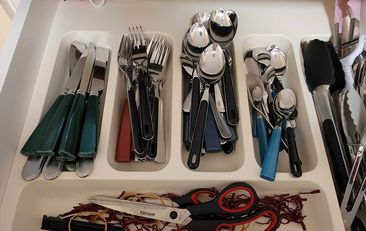 Cutlery drawer before transformation