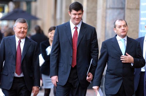 Chisholm in 2005 with James Packer, Executive Chairman of PBL and John Alexander CEO of PBL. The 78 year old died in a Sydney hospital with his wife and daughter by his side. Picture: AAP