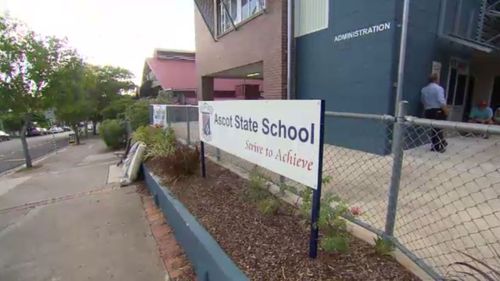 Parents camp out over weekend to get their children on Queensland public school's waiting list