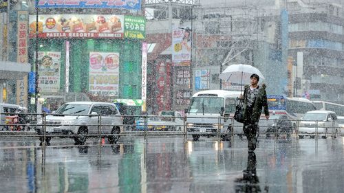 Tokyo gets November snow for first time in 54 years