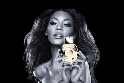 Beyonce gained an extra set of hands for Emporio Armani <i>Diamonds Intense</i> ads in 2008.