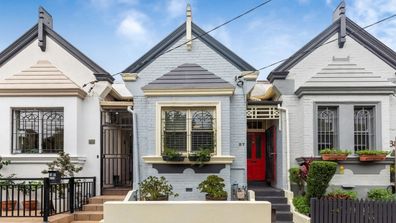 Auction deals Melbourne Sydney Adelaide house prices real estate real estate