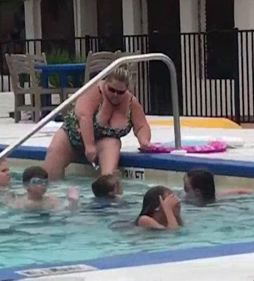 A holidaymaker in the US has been filmed shaving her legs at a hotel public pool. Picture: Reddit.