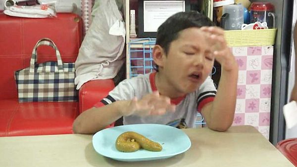 Little boy gags as he tries Thailand's famous poo jelly dessert. Video: Ruptly