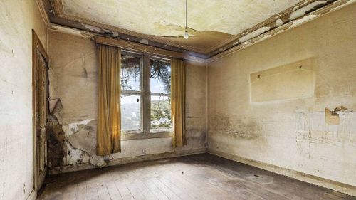 The derelict house at 78 Creswick Terrace, Northland, Wellington, New Zealand.