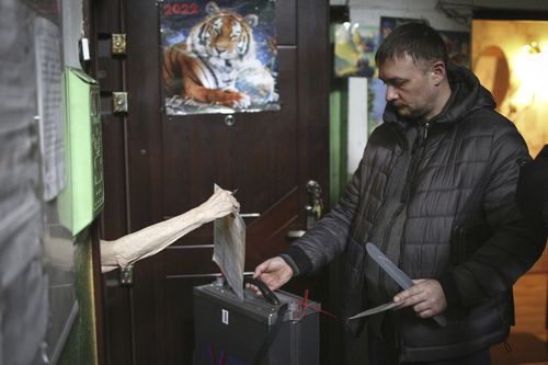 Russians vote in Russia's 2024 presidential election